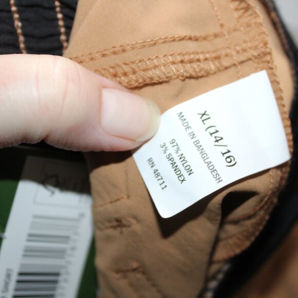 Lake & Trail Tan Outdoor Short - Size XL 14/16 - NWT - Picture 11 of 11